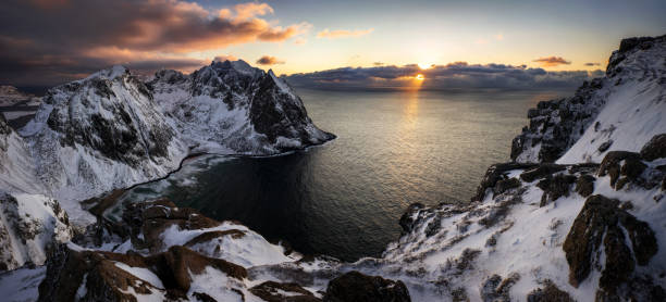 istock Kvalvika Ryten panorama 1368634919