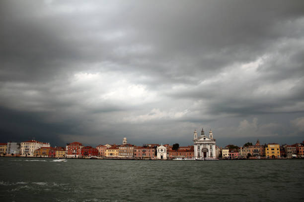 ヴェネツィアの街並み, イタリア - facade palace grand canal canal ストックフォトと画像