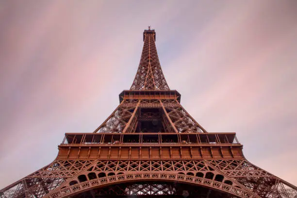 Photo of Eiffel Tower Cloud Streaks