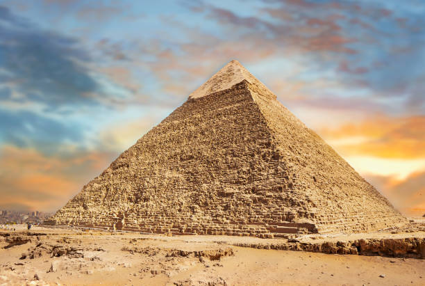 the great pyramid - giza plateau fotos imagens e fotografias de stock