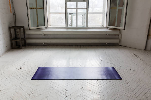 istock Gym with yoga mat interior 1368803323