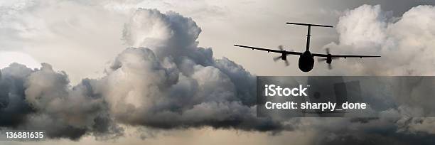 프로펠러 비행기 여행을 폭풍 0명에 대한 스톡 사진 및 기타 이미지 - 0명, 갈색, 개인 비행기