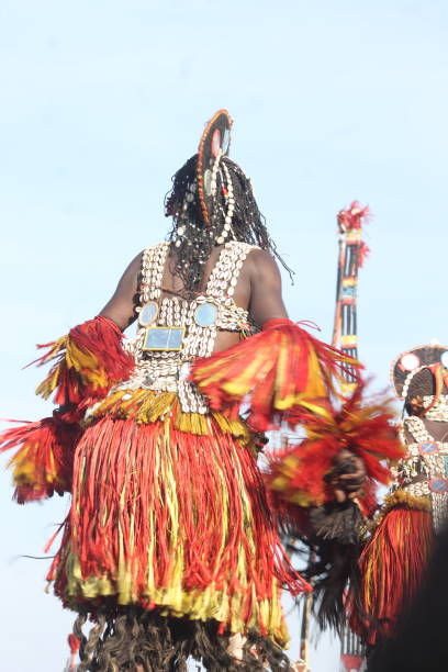 dogon maske - dogon tribe stock-fotos und bilder