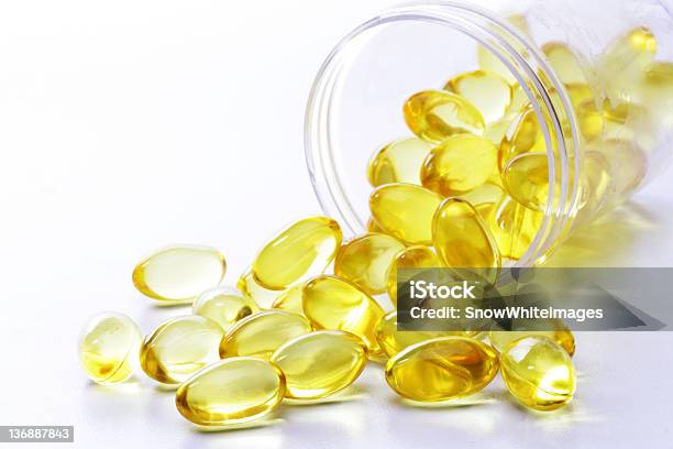 Cod Liver Oil Details Stockfoto und mehr Bilder von Chemikalie - Chemikalie, Dosis, Fotografie