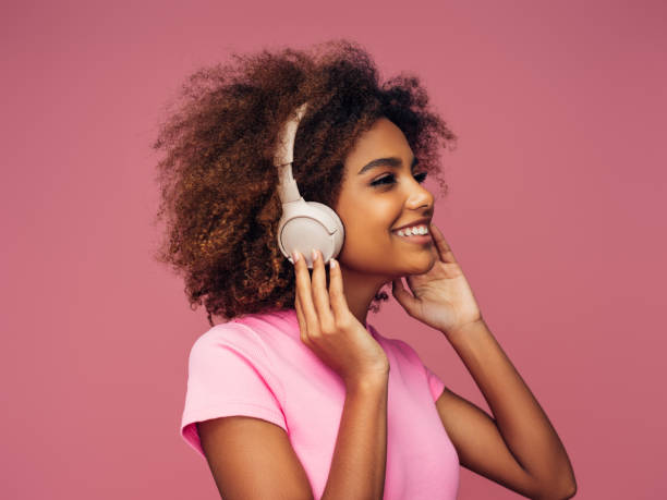 istock Beautiful afro woman 1368889392