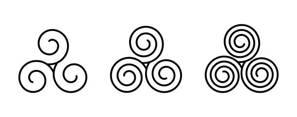 ilustraciones, imágenes clip art, dibujos animados e iconos de stock de conjunto de triskelion celta. triskeles antiguo motivo geométrico. - celta