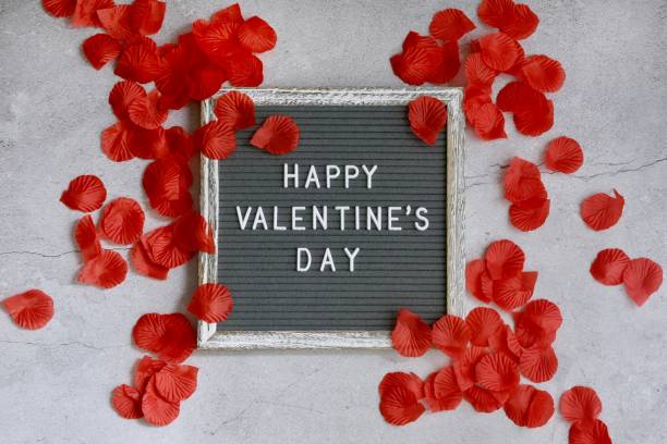 istock Happy Valentine’s Day background sign 1368904767