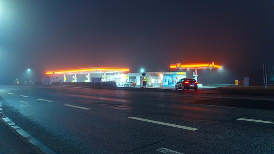 giessen,hessen, germany, January.14.2022 shell gas station at night