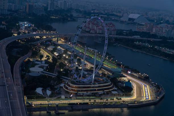 práctica de carrera de fórmula 1 en singapur - formula one racing fotografías e imágenes de stock