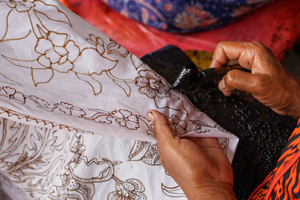 istock The technique of making batik by writing using a canting tool. Canting consists of nyamplung, cucuk, gagang or handles made of copper, bamboo and wax. Cecek, loron, telon, prapat, telon, liman, byok. 1368966898