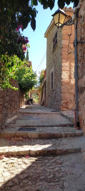 istock Alley in Fornalutx 1368986266