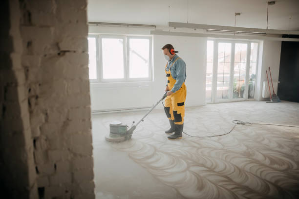 istock Special machine polishes the floor 1368992178