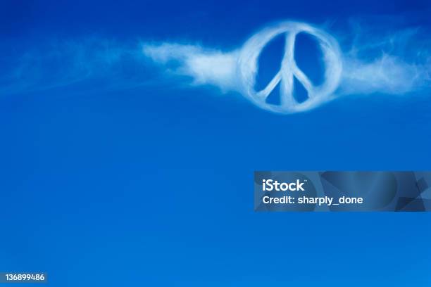 Xl Peacezeichen Cloud Stockfoto und mehr Bilder von Abstrakt - Abstrakt, Begriffssymbol, Biegung