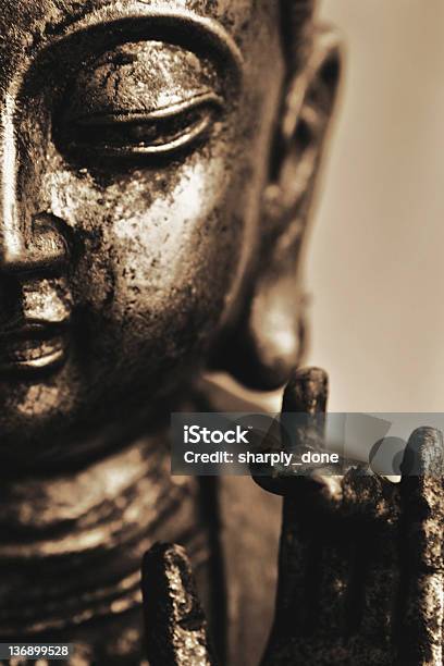 笑顔 Buddha のクローズアップ - 仏陀のストックフォトや画像を多数ご用意 - 仏陀, 仏教, 涅槃