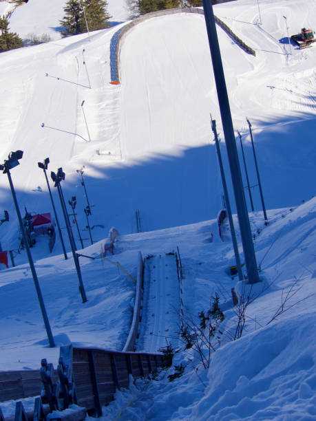 ski jump - ski jumping snowboarding snowboard jumping imagens e fotografias de stock
