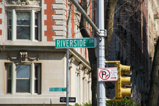 istock New York plates - Riverside 1369102847