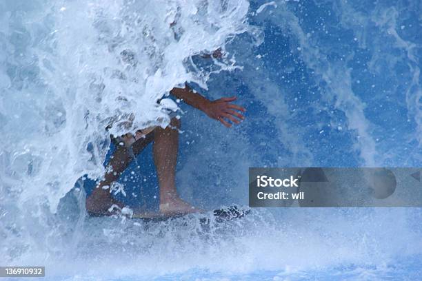 Onda Park Cavallone Surfista - Fotografie stock e altre immagini di Ambientazione esterna - Ambientazione esterna, Arto - Parte del corpo, Arto umano