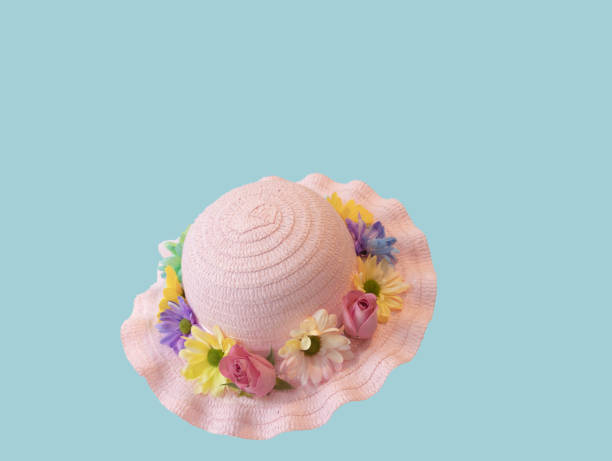 crea il tuo cofano pasquale con fiori freschi - easter bonnets immagine foto e immagini stock