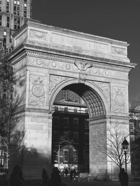 ワシントンスクエア凱旋門 - new york city new york state greenwich village washington square triumphal arch ストックフォトと画像