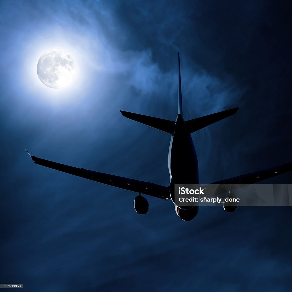 Avion à réaction décoller de nuit - Photo de Avion libre de droits
