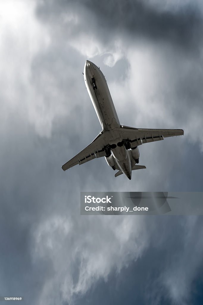 XXL empresarial Avião a jato pousando em storm - Royalty-free Avião Foto de stock