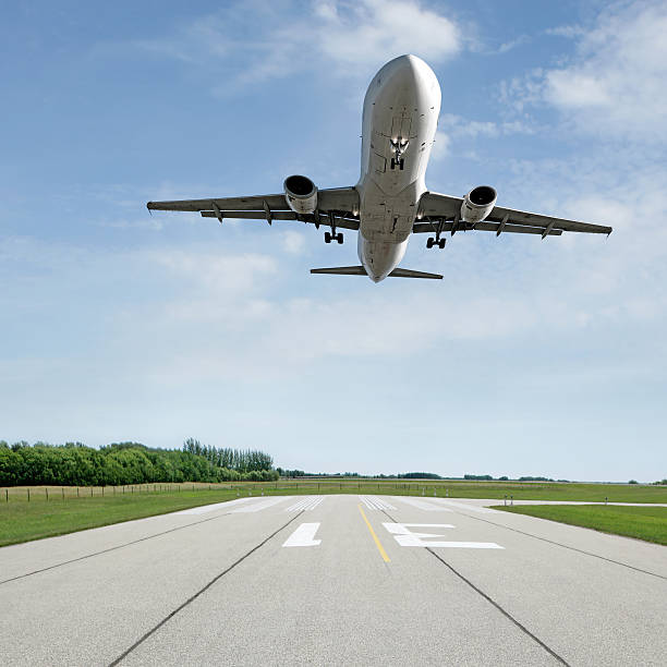 istock XL jet airplane landing 136919098