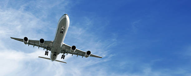istock XL jet airplane landing 136919218