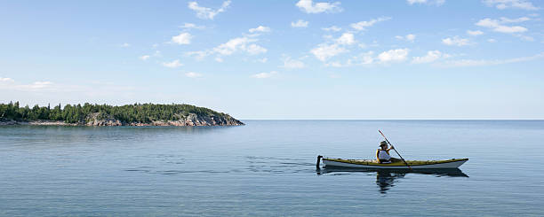 xl verano en kayak - canoeing canoe minnesota lake fotografías e imágenes de stock