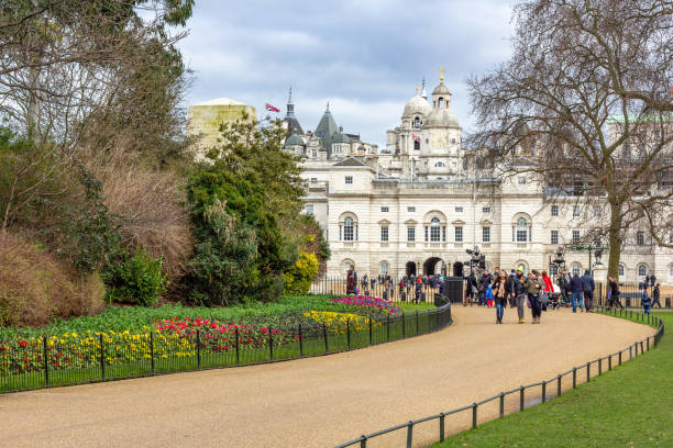 ロンドン、シティ・オブ・ウェストミンスターのセント・ジェームズ・パークにあるホース・ガーズ・ビルディング - london england park whitehall street palace ストックフォトと画像