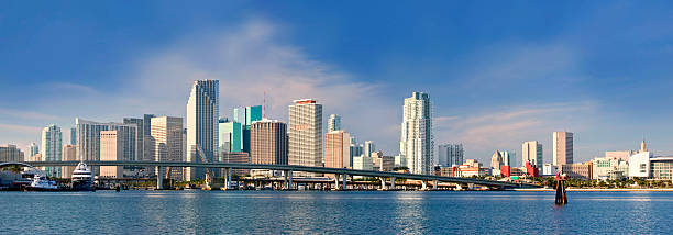 Miami Florida panorama do centro da cidade de edifícios - fotografia de stock