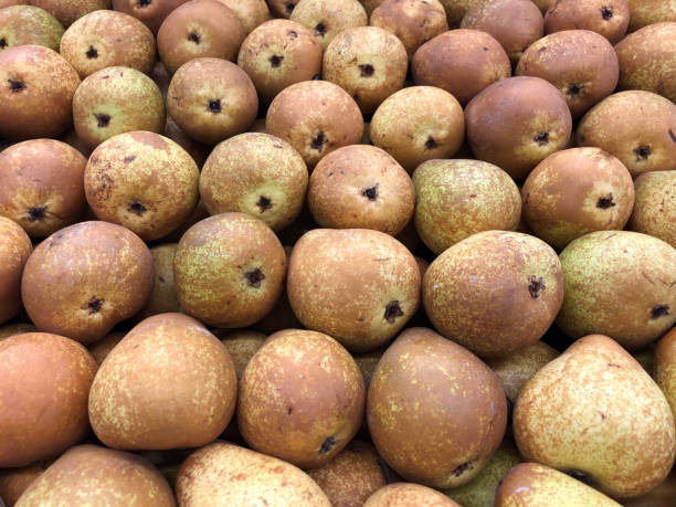 Portuguese pear in the market