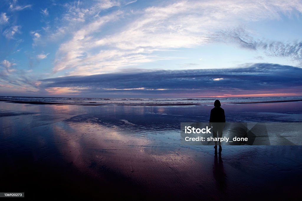 XL tranquila mujer de silueta - Foto de stock de Colorido libre de derechos