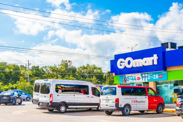 Mexican GOmart shop store at Gulf petrol gas station Mexico. Puerto Aventuras Mexico 02. February 2022 Mexican GOmart shop store at Gulf petrol gas station in Puerto Aventuras in Quintana Roo Mexico. puerto aventuras stock pictures, royalty-free photos & images