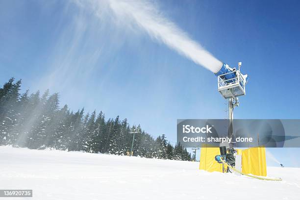 Xl Снег Решений Machine — стоковые фотографии и другие картинки Искусственный снег - Искусственный снег, Снежная пушка, Гора