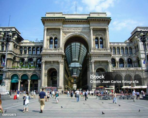 The Galleria Vittorio Emanuele Ii Milán Italia Stock Photo - Download Image Now - Milan, Shopping Mall, Arcade