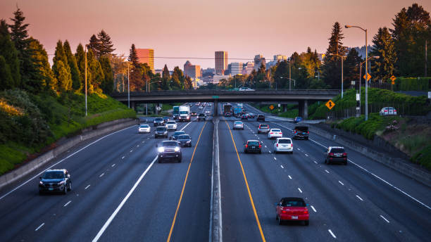 Tráfico de la ciudad - Portland - foto de stock