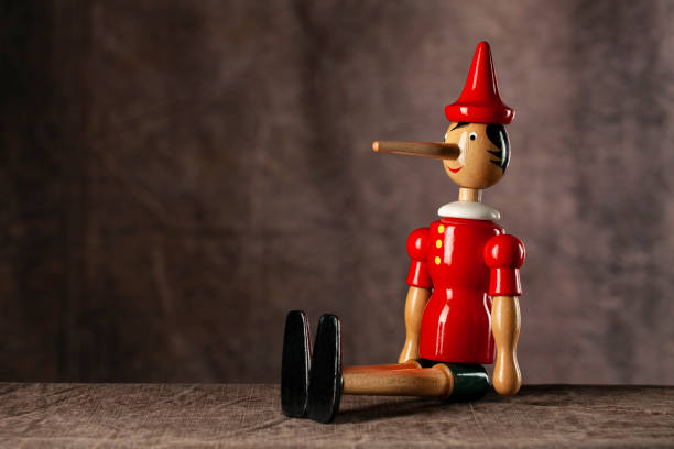 pinocchio - dishonesty fotografías e imágenes de stock