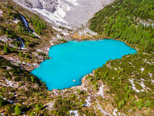 istock Lake Sorapiss in the Dolomites (Veneto, Italy) 1369267827