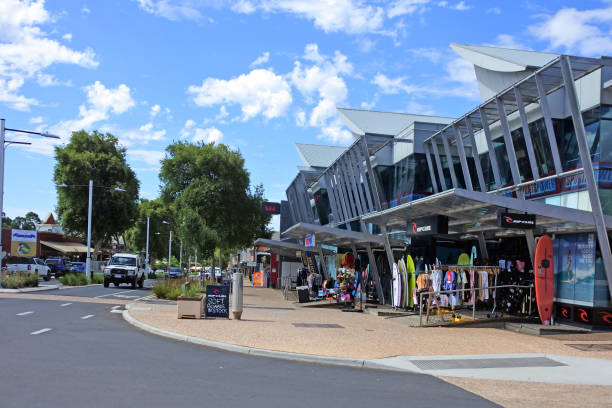 margaret river cidade principal rua na austrália ocidental - margaret river - fotografias e filmes do acervo