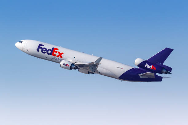fedex express mcdonnell douglas md-11f aereo aeroporto di dubai negli emirati arabi uniti - mcdonnell douglas md 11 foto e immagini stock