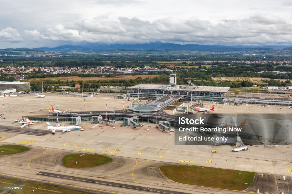 フランス航空写真の概要ユーロ空港空港 (EAP) - ストックフォト・写真素材...