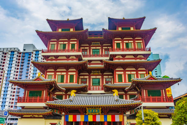 istock Buddha Tooth Relic Temple in Chinatown 1369305146