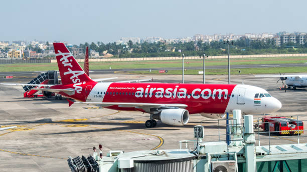 airasia is a malaysian multinational low cost airline - airplane airbus boeing air vehicle imagens e fotografias de stock