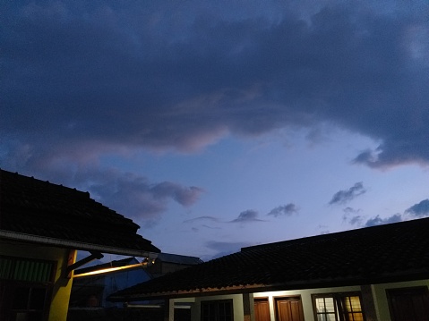 imagen del cielo azul por la tarde en Sukabumi photo