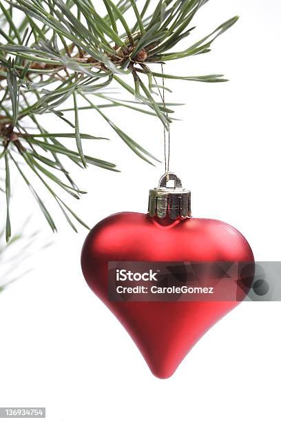 Decoración De Navidad Rojo Corazón Foto de stock y más banco de imágenes de Abeto - Abeto, Adorno de navidad, Aguja - Parte de planta