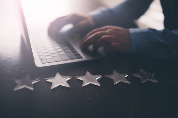 istock 5 star rated online business 1369353717