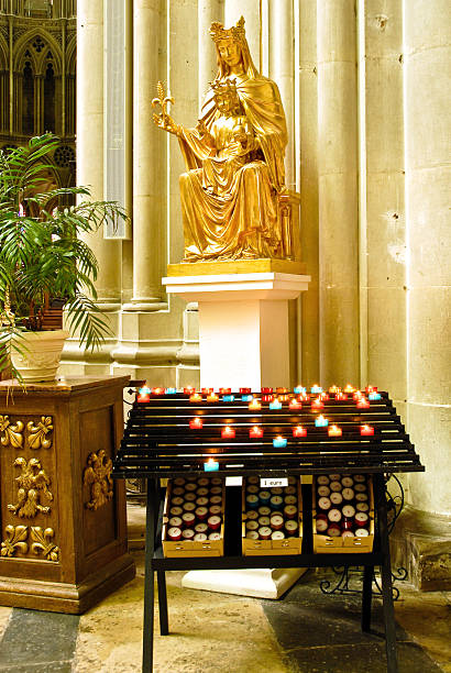 istock Madonna and Child 136937873