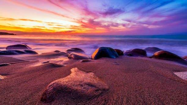 istock Landscape Wave Ocean Sunset High Resolution 16:9 Ratio 1369427459