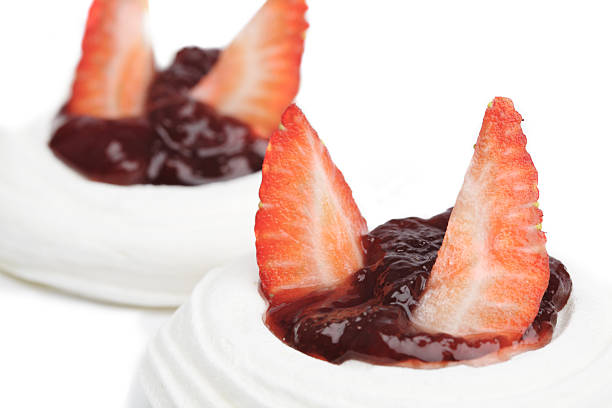 istock Strawberry Meringue Desserts 136951313