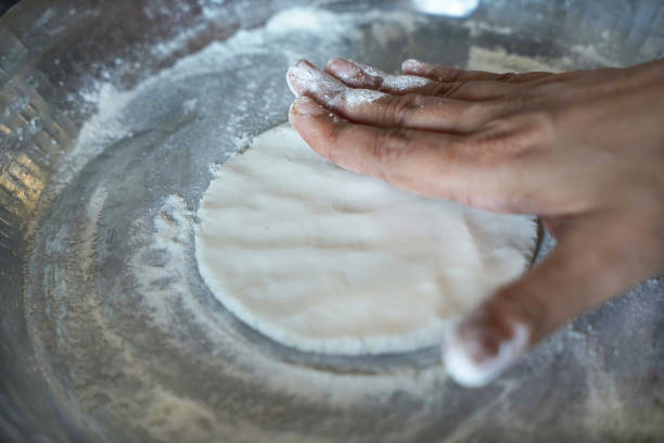 jowar bhakri - focaccia indiana - unleavened bread foto e immagini stock